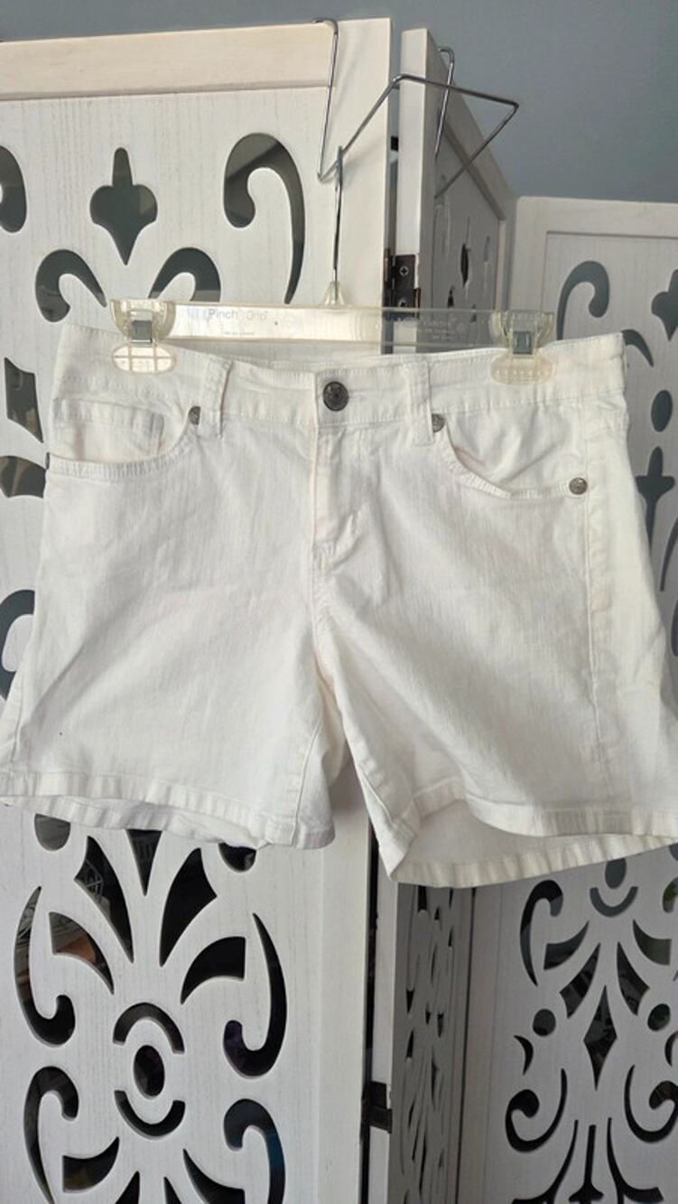Nine West Vintage America Collection White Denim Shorts Stretch Mid Rise Size 6